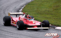 Gilles Villeneuve, al volante del Ferrari 312 T5, durante el GP de Brasil de 1980, disputado en el circuito de Interlagos.