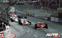 Gilles Villeneuve a los mandos del Ferrari 126 CK "Turbo", durante el GP de EEUU del Oeste de 1981, disputado en el circuito urbano de Long Beach (EEUU).