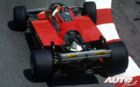 Gilles Villeneuve, al volante del Ferrari 126 CK, durante el GP de Mónaco de 1981, disputado en el circuito urbano de Montecarlo.