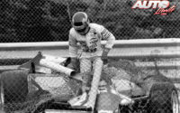 Gilles Villeneuve, al volante del Ferrari 126 CK, durante un accidente sufrido en los entrenamientos del GP de Francia de 1981, disputado en el circuito de Dijon-Prenois.