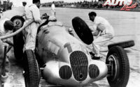 Hermann Lang, al volante del Mercedes W 125, durante el Gran Premio de Alemania de 1937, disputado en el circuito de Nürburgring.
