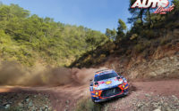 Ott Tänak, al volante del Hyundai i20 Coupé WRC, durante el Rally de Turquía 2020, puntuable para el Campeonato del Mundo de Rallies WRC.