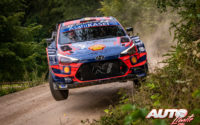 Thierry Neuville, al volante del Hyundai i20 Coupé WRC, durante el Rally de Estonia 2020, puntuable para el Campeonato del Mundo de Rallies WRC.