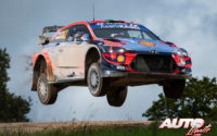 Craig Breen, al volante del Hyundai i20 Coupé WRC, durante el Rally de Estonia 2020, puntuable para el Campeonato del Mundo de Rallies WRC.
