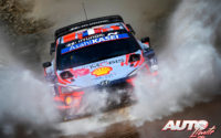 Sébastien Loeb, al volante del Hyundai i20 Coupé WRC, durante el Rally de Turquía 2020, puntuable para el Campeonato del Mundo de Rallies WRC.