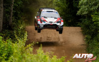 Elfyn Evans, al volante del Toyota Yaris WRC, durante el Rally de Estonia 2020, puntuable para el Campeonato del Mundo de Rallies WRC.