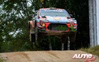 Craig Breen, al volante del Hyundai i20 Coupé WRC, durante el Rally de Estonia 2020, puntuable para el Campeonato del Mundo de Rallies WRC.