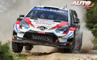 Sébastien Ogier, al volante del Toyota Yaris WRC, durante el Rally de Italia / Cerdeña 2020, puntuable para el Campeonato del Mundo de Rallies WRC.