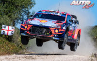 Ott Tänak, al volante del Hyundai i20 Coupé WRC, durante el Rally de Italia / Cerdeña 2020, puntuable para el Campeonato del Mundo de Rallies WRC.
