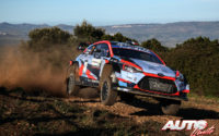 Pierre-Louis Loubet, al volante del Hyundai i20 Coupé WRC, durante el Rally de Italia / Cerdeña 2020, puntuable para el Campeonato del Mundo de Rallies WRC.