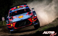 Thierry Neuville, al volante del Hyundai i20 Coupé WRC, durante el Rally de Italia / Cerdeña 2020, puntuable para el Campeonato del Mundo de Rallies WRC.