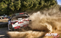 Sébastien Ogier, al volante del Toyota Yaris WRC, durante el Rally de Italia / Cerdeña 2020, puntuable para el Campeonato del Mundo de Rallies WRC.