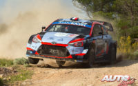 Pierre-Louis Loubet, al volante del Hyundai i20 Coupé WRC, durante el Rally de Italia / Cerdeña 2020, puntuable para el Campeonato del Mundo de Rallies WRC.