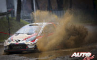 Elfyn Evans, al volante del Toyota Yaris WRC, durante el Rally de Monza 2020, puntuable para el Campeonato del Mundo de Rallies WRC.
