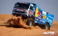 Andrey Karginov, al volante del Kamaz 43509, durante una etapa del Rally Dakar 2021.
