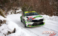 Andreas Mikkelsen, al volante del Skoda Fabia Rally2 Evo, obtenía la victoria de la categoría WRC 2 en el Rally de Montecarlo 2021, puntuable para el Campeonato del Mundo de Rallies WRC 2.