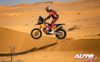 Toby Price, a los mandos de su KTM 450 Factory, durante una etapa del Rally Dakar 2021.