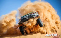 Yazeed Al Rajhi, al volante del Toyota Hilux V8 4x4, durante una etapa del Rally Dakar 2021.