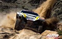 Manuel Plaza, al volante del Sodicars BV2 Chevrolet Buggy, durante una etapa del Rally Dakar 2021.