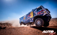 Anton Shibalov, al volante del Kamaz 43509, durante una etapa del Rally Dakar 2021.
