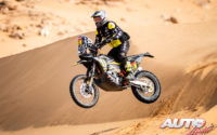 Stefan Svitko, a los mandos de su KTM 450 Rally Replica, durante una etapa del Rally Dakar 2021.