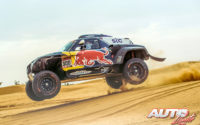 Carlos Sainz, al volante del MINI John Cooper Works Buggy, durante una etapa del Rally Dakar 2021.