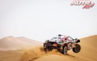Mathieu Serradori, al volante del Century CR6 Buggy, durante una etapa del Rally Dakar 2021.