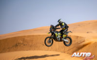 Stefan Svitko, a los mandos de su KTM 450 Rally Replica, durante una etapa del Rally Dakar 2021.