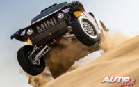 Carlos Sainz, al volante del MINI John Cooper Works Buggy, durante una etapa del Rally Dakar 2021.