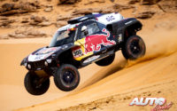 Carlos Sainz, al volante del MINI John Cooper Works Buggy, durante una etapa del Rally Dakar 2021.