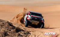 Shameer Variawa, al volante del Toyota Hilux V8 4x4, durante una etapa del Rally Dakar 2021.
