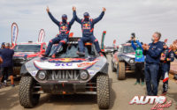 Stéphane Peterhansel y Edouard Boulanger, a bordo del MINI John Cooper Works Buggy, obtenía la victoria en la categoría de coches del Rally Dakar 2021.