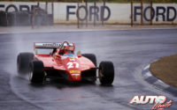 Gilles Villeneuve, al volante del Ferrari 126 C2, durante los entrenamientos del GP de Sudáfrica 1982, disputado en el circuito de Kyalami.