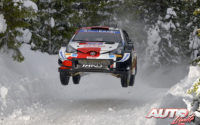 Kalle Rovanperä, al volante del Toyota Yaris WRC, durante el Rally Ártico de Finlandia 2021, puntuable para el Campeonato del Mundo de Rallies WRC.