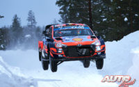 Thierry Neuville, al volante del Hyundai i20 Coupé WRC, durante el Rally Ártico de Finlandia 2021, puntuable para el Campeonato del Mundo de Rallies WRC.