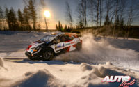 Kalle Rovanperä, al volante del Toyota Yaris WRC, durante el Rally Ártico de Finlandia 2021, puntuable para el Campeonato del Mundo de Rallies WRC.