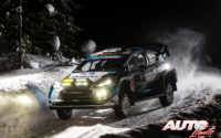Teemu Suninen, al volante del Ford Fiesta WRC, durante el Rally Ártico de Finlandia 2021, puntuable para el Campeonato del Mundo de Rallies WRC.