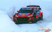 Ott Tänak, al volante del Hyundai i20 Coupé WRC, obtenía la victoria en el Rally Ártico de Finlandia 2021, puntuable para el Campeonato del Mundo de Rallies WRC.