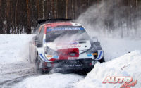Kalle Rovanperä, al volante del Toyota Yaris WRC, durante el Rally Ártico de Finlandia 2021, puntuable para el Campeonato del Mundo de Rallies WRC.