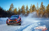 Pierre-Louis Loubet, al volante del Hyundai i20 Coupé WRC, durante el Rally Ártico de Finlandia 2021, puntuable para el Campeonato del Mundo de Rallies WRC.