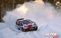 Kalle Rovanperä, al volante del Toyota Yaris WRC, durante el Rally Ártico de Finlandia 2021, puntuable para el Campeonato del Mundo de Rallies WRC.