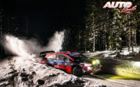Oliver Solberg, al volante del Hyundai i20 Coupé WRC, durante el Rally Ártico de Finlandia 2021, puntuable para el Campeonato del Mundo de Rallies WRC.
