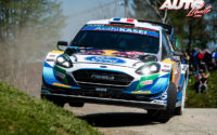 Adrien Fourmaux, al volante del Ford Fiesta WRC, durante el Rally de Croacia 2021, puntuable para el Campeonato del Mundo de Rallies WRC.