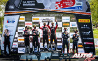 Podio del Rally de Croacia 2021, puntuable para el Campeonato del Mundo de Rallies WRC 2021. De izquierda a derecha: Scott Martin y Elfyn Evans (Toyota), Julien Ingrassia con Sébastien Ogier (Toyota) y Thierry Neuville junto a Martijn Wydaeghe (Hyundai).
