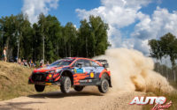 Ott Tänak, al volante del Hyundai i20 Coupé WRC, durante el Rally de Estonia 2021, puntuable para el Campeonato del Mundo de Rallies WRC.