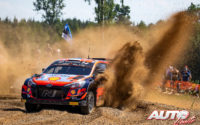Ott Tänak, al volante del Hyundai i20 Coupé WRC, durante el Rally de Estonia 2021, puntuable para el Campeonato del Mundo de Rallies WRC.