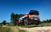 Thierry Neuville, al volante del Hyundai i20 Coupé WRC, durante el Rally de Estonia 2021, puntuable para el Campeonato del Mundo de Rallies WRC.