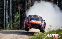 Thierry Neuville, al volante del Hyundai i20 Coupé WRC, durante el Rally de Estonia 2021, puntuable para el Campeonato del Mundo de Rallies WRC.