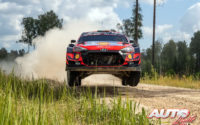 Craig Breen, al volante del Hyundai i20 Coupé WRC, durante el Rally de Estonia 2021, puntuable para el Campeonato del Mundo de Rallies WRC.