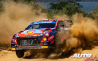 Ott Tänak, al volante del Hyundai i20 Coupé WRC, durante el Rally Safari de Kenia 2021, puntuable para el Campeonato del Mundo de Rallies WRC.